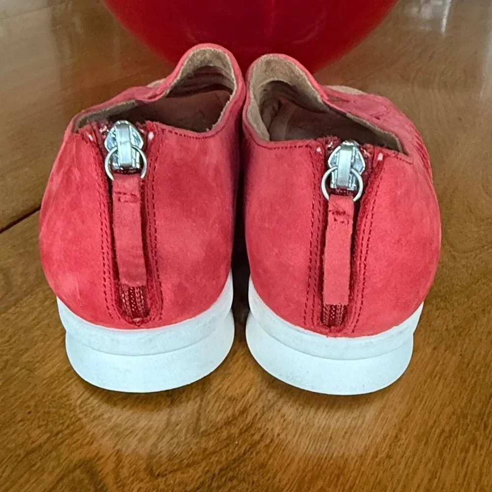 Comfortiva sandals